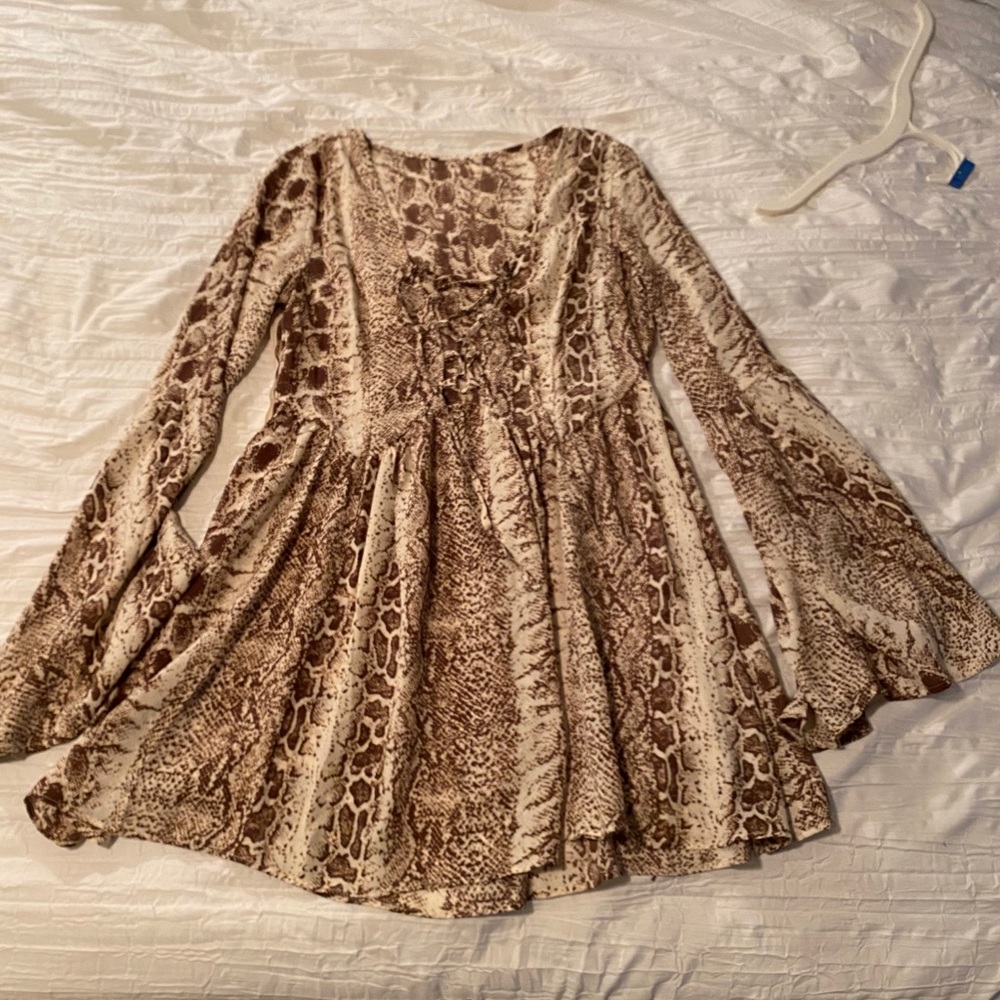 boohoo snake print bell sleeve dress